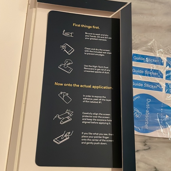 Caseology Tempered Glass Screen Protector - Picture 5 of 7